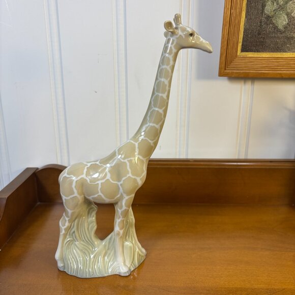 Vintage Giraffe Figurine Safari Animal Decor Spanish Ceramic Shelf Decor - Picture 4 of 15